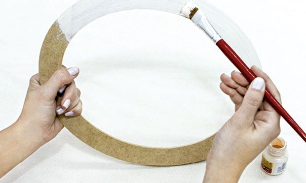 DIY quarto bebê — passo 1: pintando a moldura do quadro
