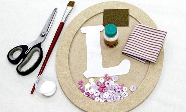 DIY quarto bebê — passo 6: resultado final com botões