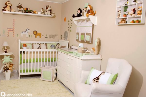 Quarto de bebê com enxoval safari