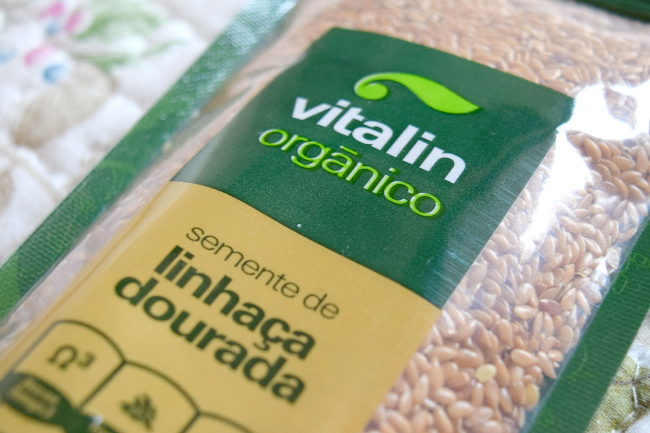 Sucos com linhaça dourada