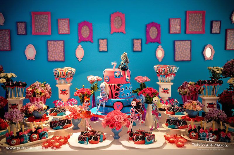 festa-monster-high-colorida
