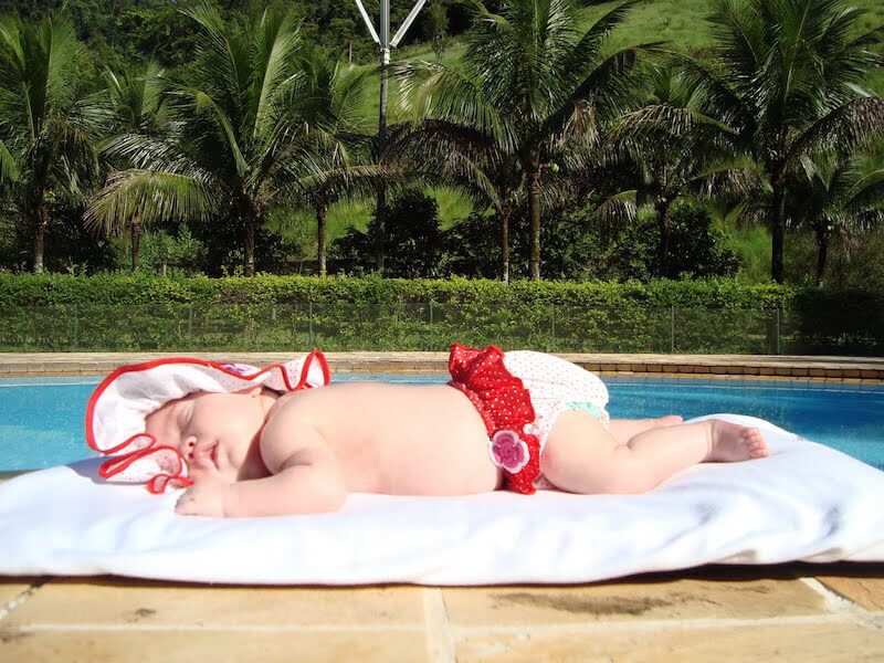 Banho de sol para bebês e crianças