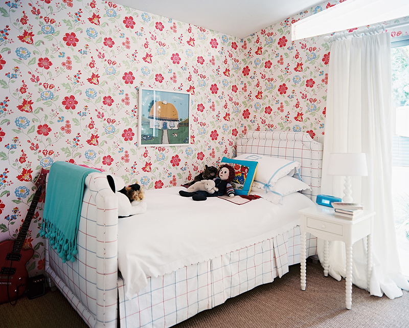papel-de-parede-quarto-infantil-flores-vermelhas