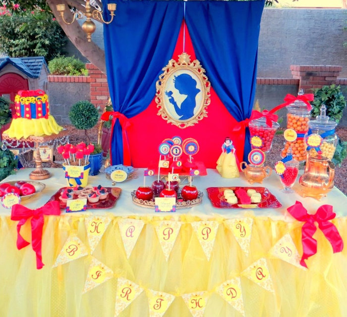festa-branca-de-neve-amarelo
