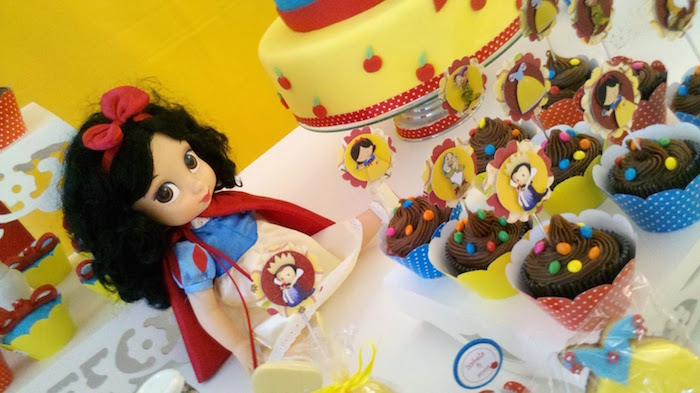 festa-branca-de-neve-bolinhos