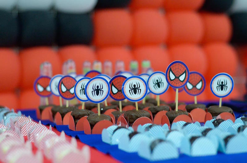 festa-infantil-homem-aranha-pao-de-mel