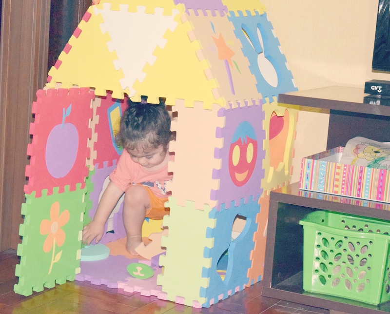 tapete-casinha-brincando