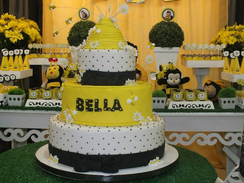 festa-infantil-abelhinha-bolo