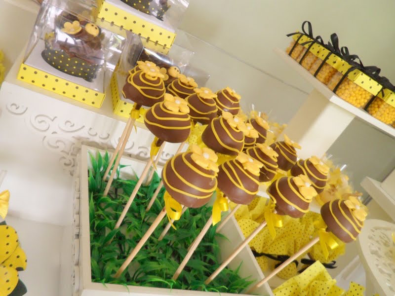 festa-infantil-abelhinha-cake-pops