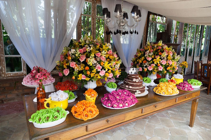 chá-de-bebê-colorido-flores