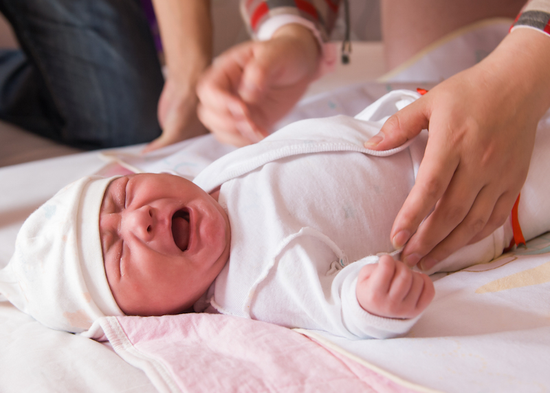 Cuidados com o Recém-Nascido: 7 formas de aliviar as cólicas do bebê