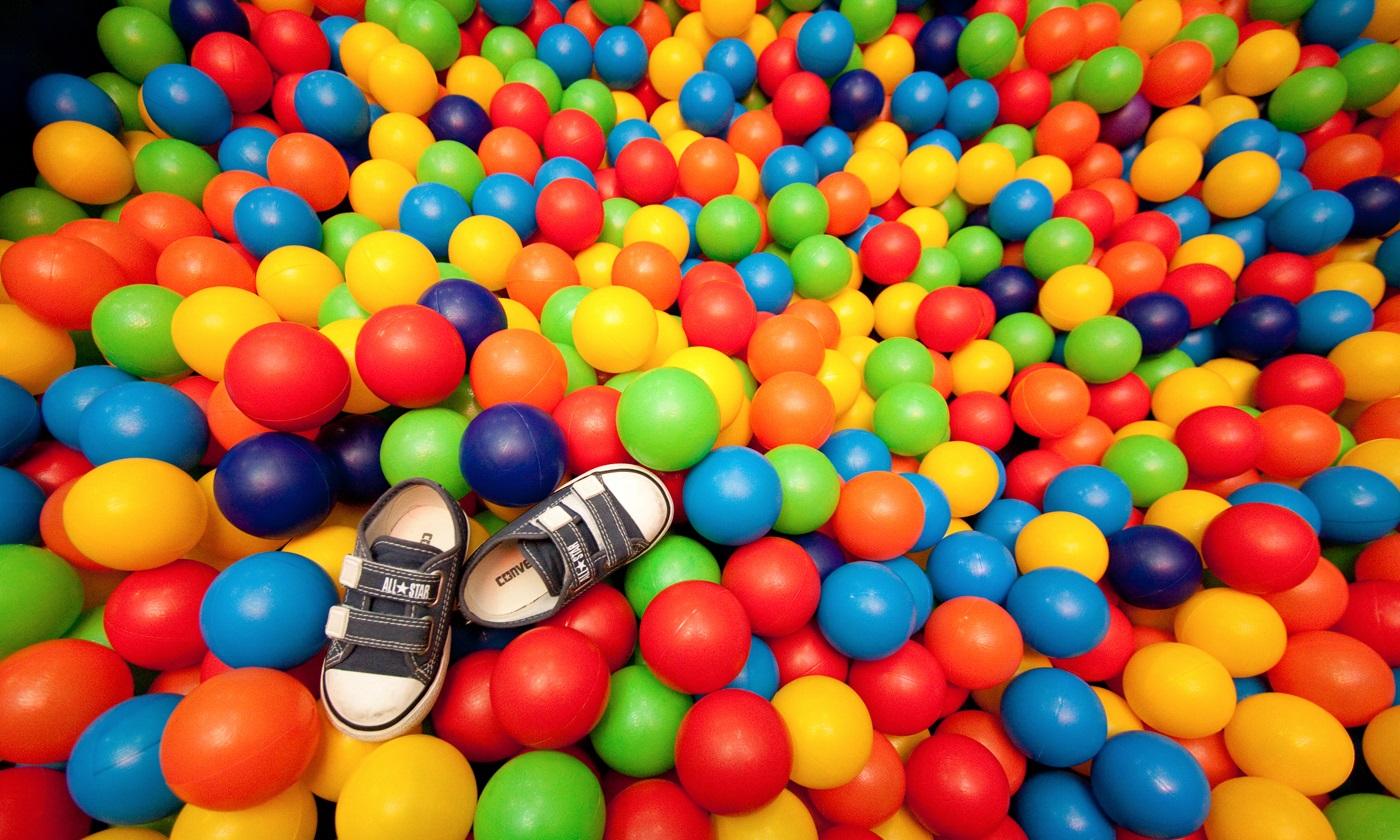 festa-infantil-piscina-de-bolinhas