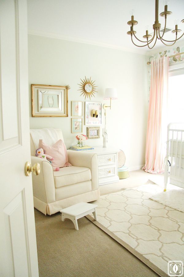 quarto-de-bebê-branco