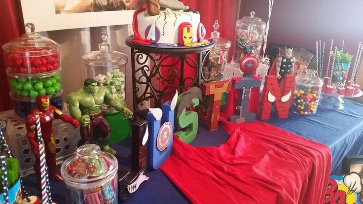 festa infantil vingadores mesa