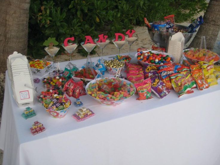 festa infantil mesa de doces e salgados