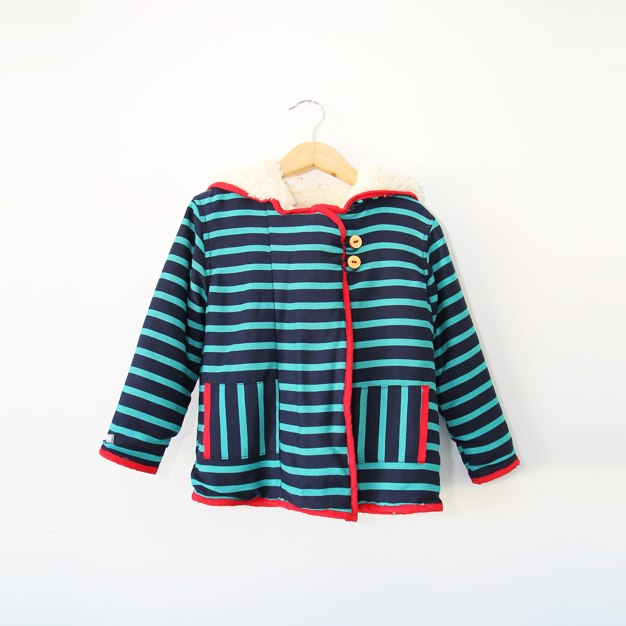 MA-MA-VIE-Casaco-Pele-Capuz-Azul-Marinho-e-Verde