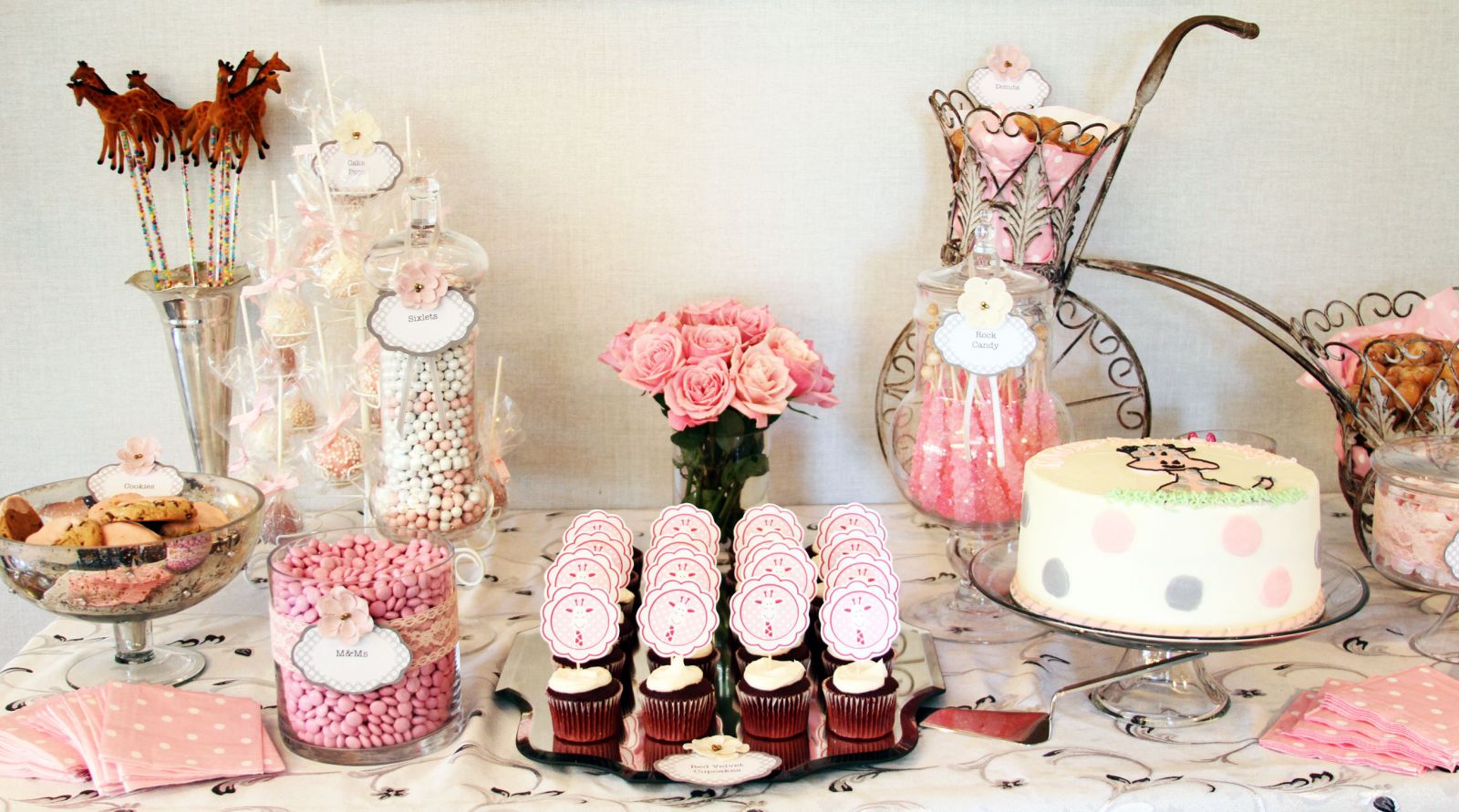 Chá de Bebê com Decoração Vintage: Apaixone-se Por Esta Ideia!