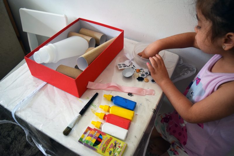 atividades-infantis-reciclagem-colagem
