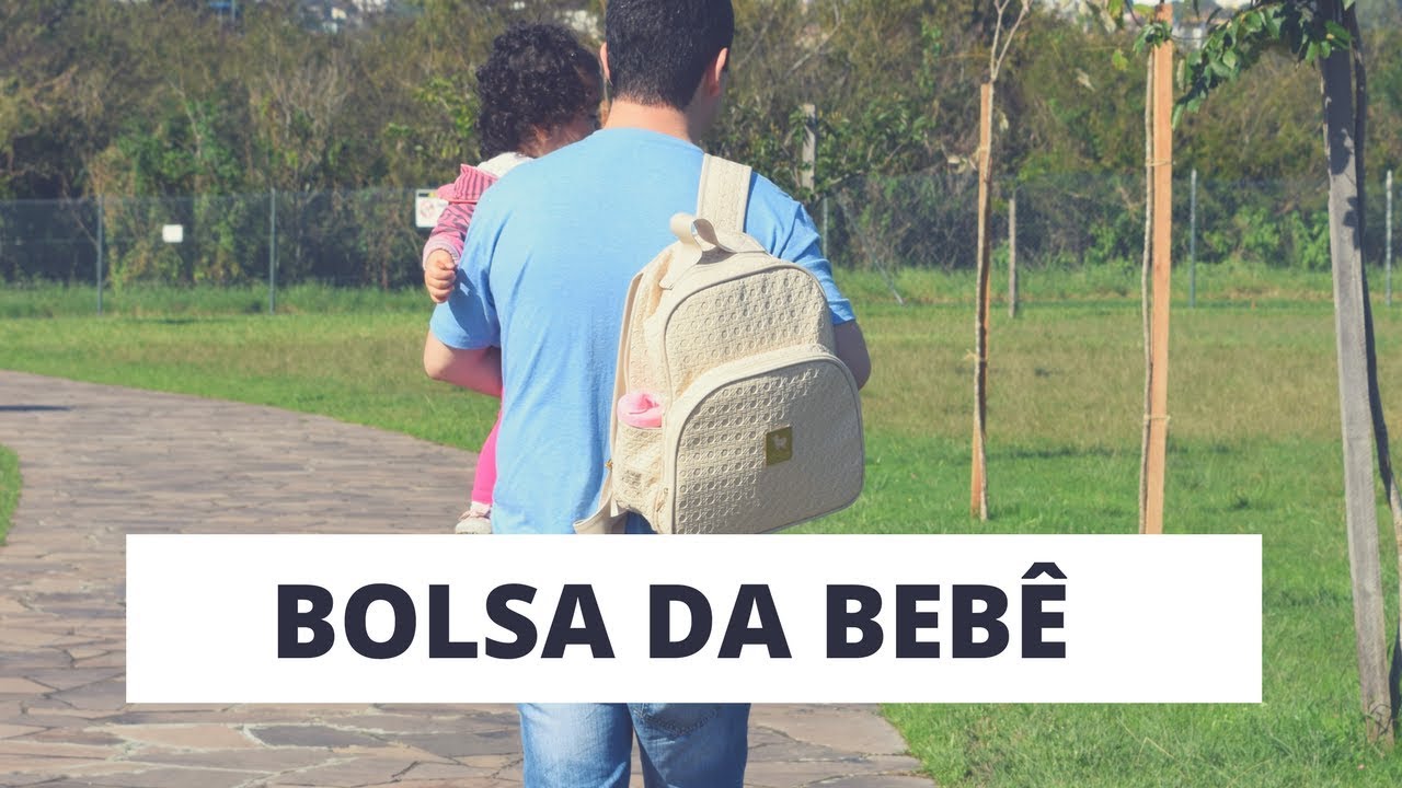 Vídeo – O que carrego na bolsa de passeio da bebê (e você o que carrega?)