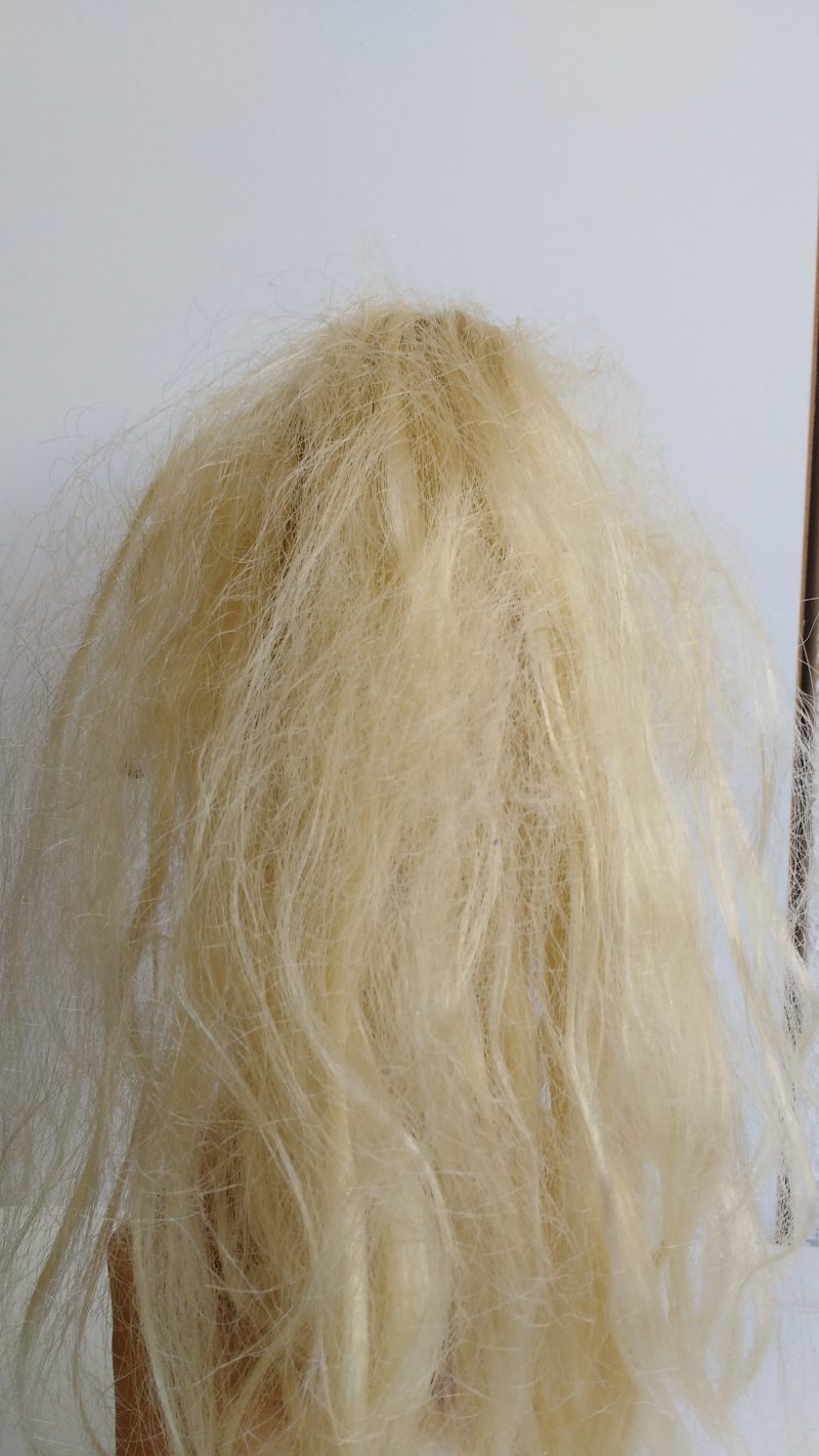 como-lavar-cabelo-das-bonecas