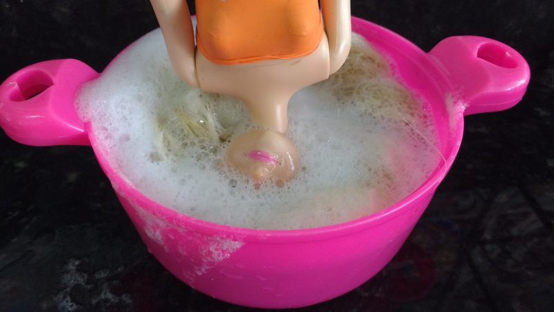 lavando-cabelo-da-barbie