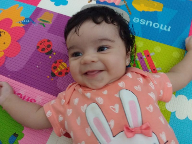 6 Dicas de brincadeiras para fazer com bebê de 0 a 3 meses