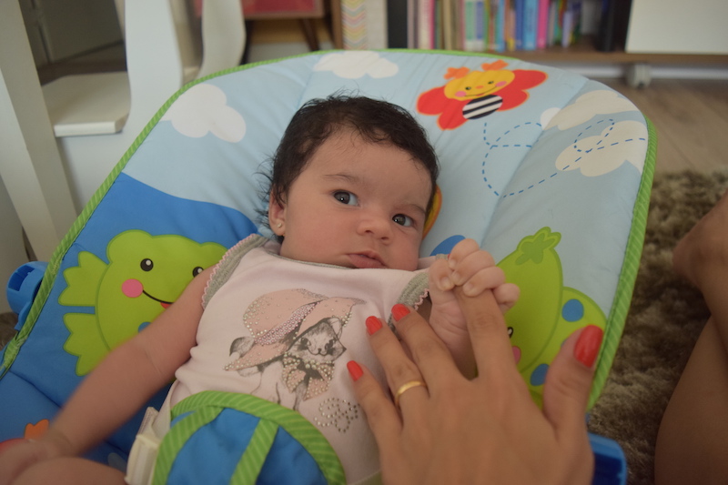 6 Dicas de brincadeiras para fazer com bebê de 0 a 3 meses