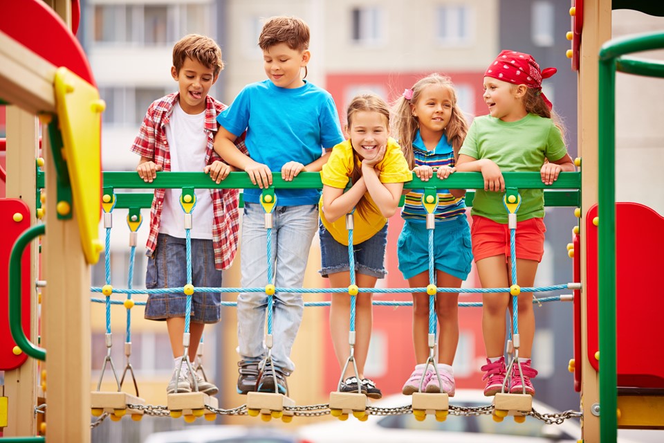 Vai viajar ou ficar em casa durante as férias escolares? Saiba que cuidados tomar para evitar acidentes