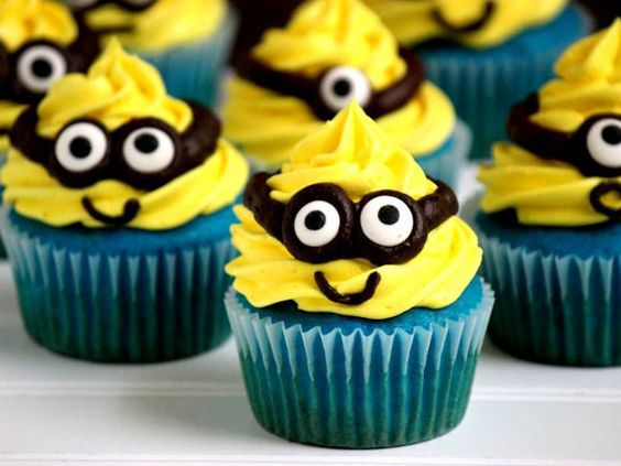 bolo-minions-cupcake
