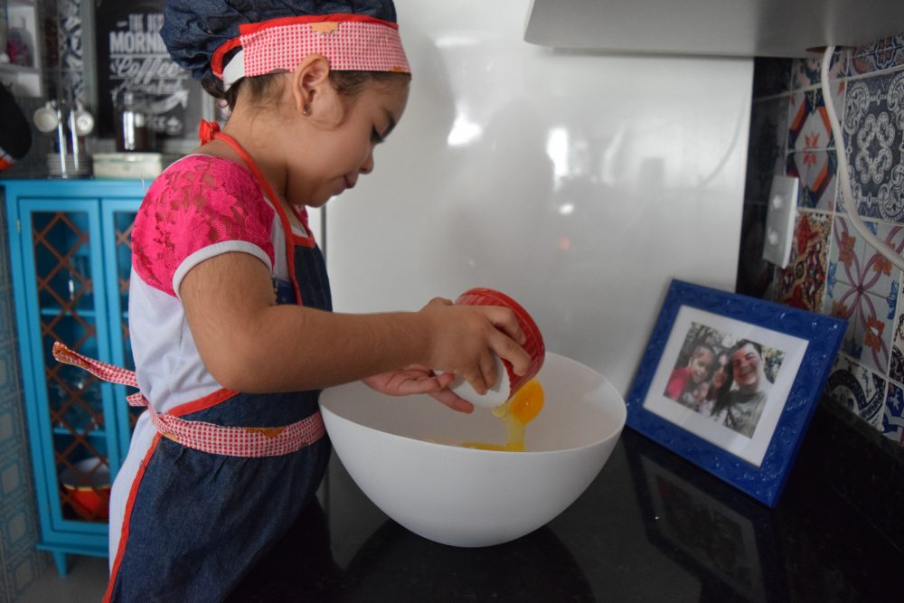 Tem criança na cozinha! Receita de Cupcake na Sweet Cake!