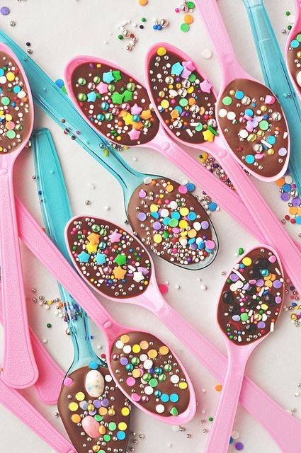 Brigadeiro de colher em copinhos para festa