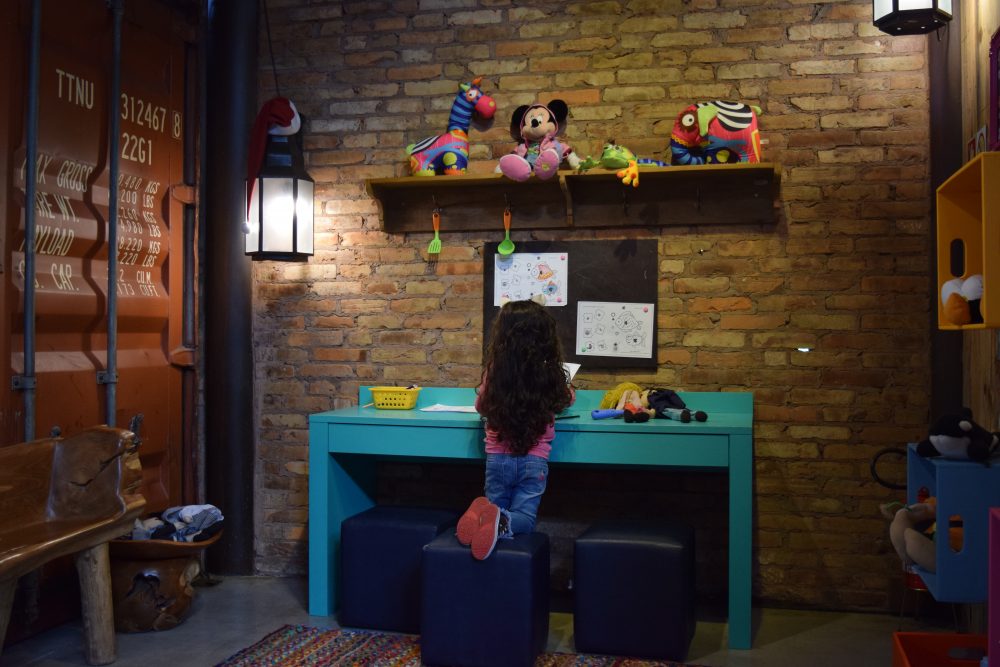 espaco-kids-containner-bistro-em-canela
