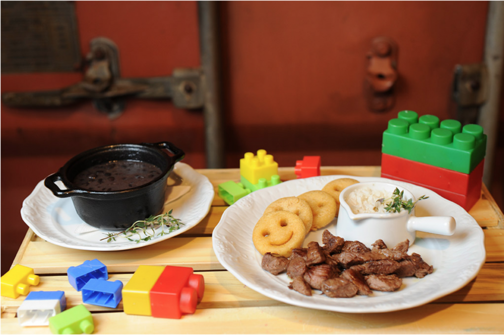gramado-e-canela-com-criancas-restaurante-containner-bistrot