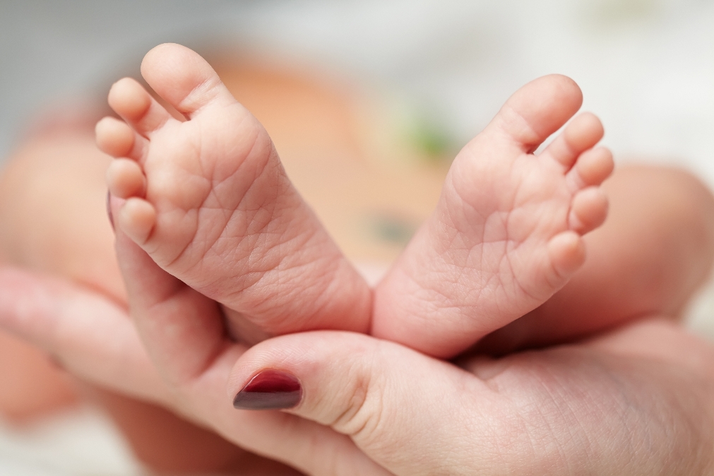 Teste do Pezinho: realizado até o 5º dia de vida do bebê previne retardo mental e até morte