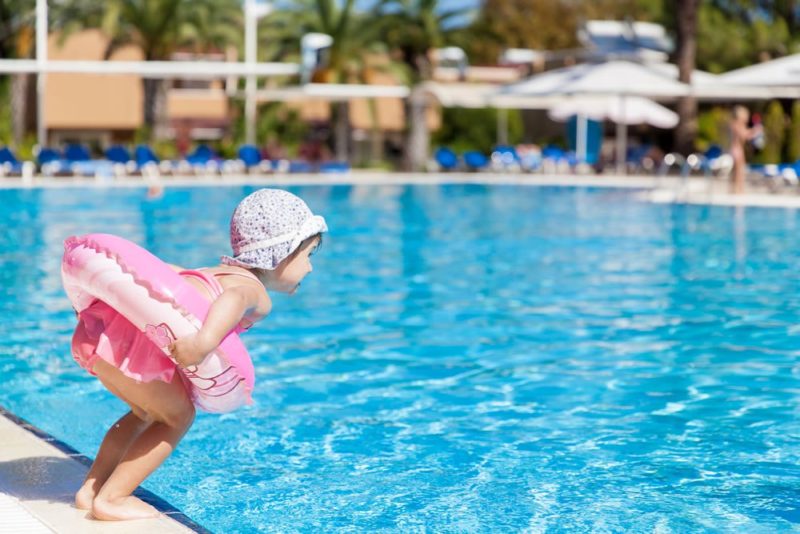 Cuidados com as crianças na piscina