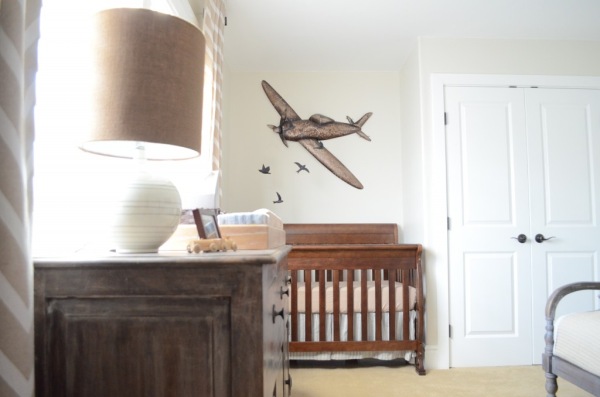 Quarto de bebê masculino aviões