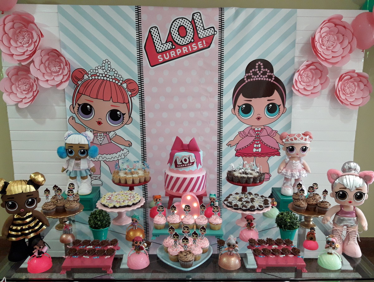 Decoração de festa infantil boneca LOL