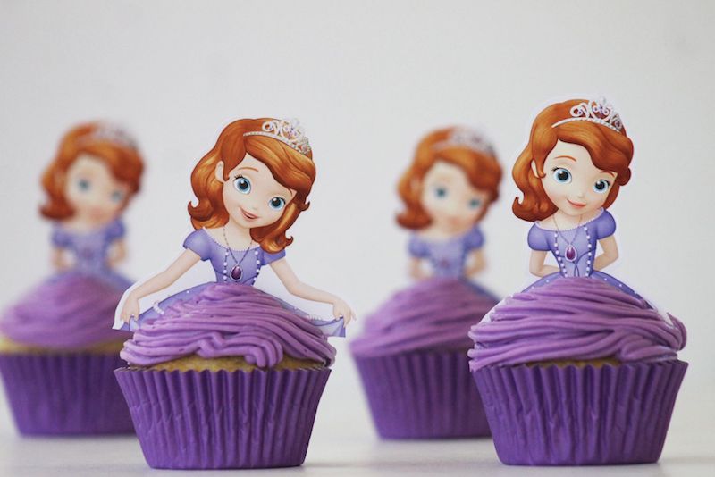 Cupcakes decorados com o tema Princesa Sofia
