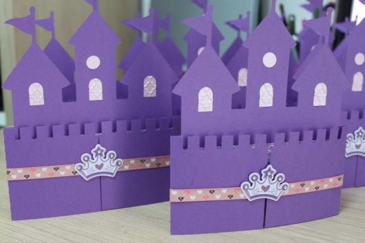 Convite de festa Princesa Sofia em formato de castelo