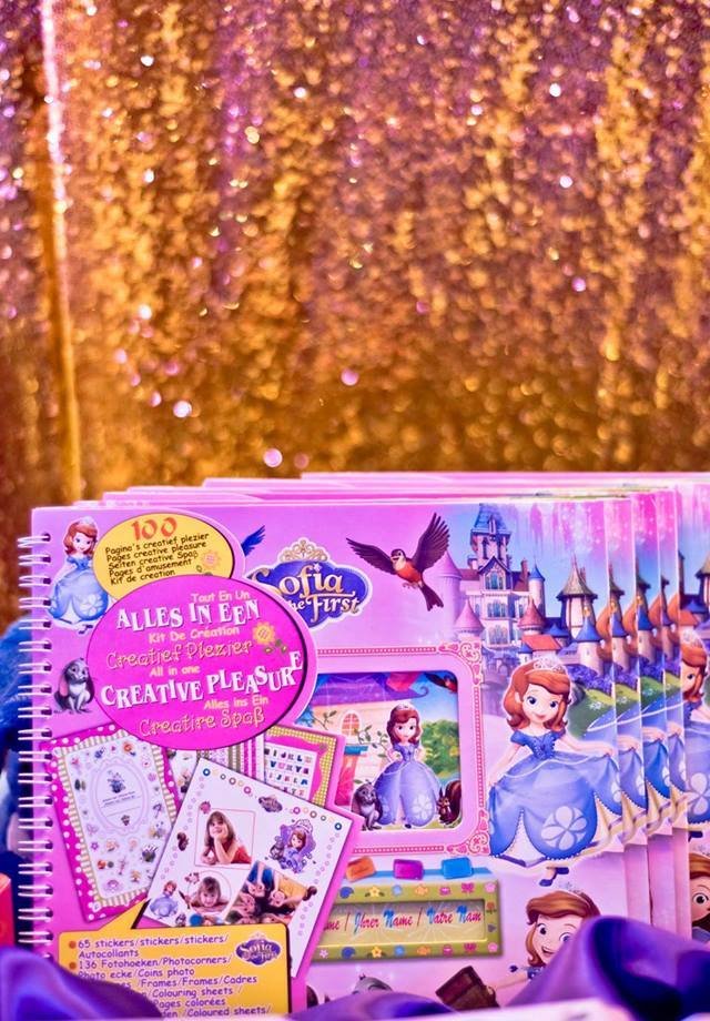 Livrinhos para colorir como lembrancinha de festa