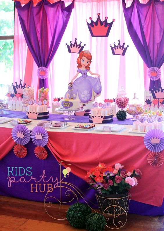 Decoração de mesa de festa infantil Princesa Sofia