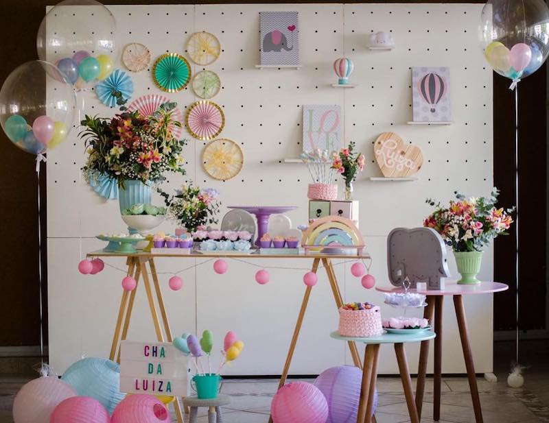 decoração criativa para mesa principal de chá de fraldas