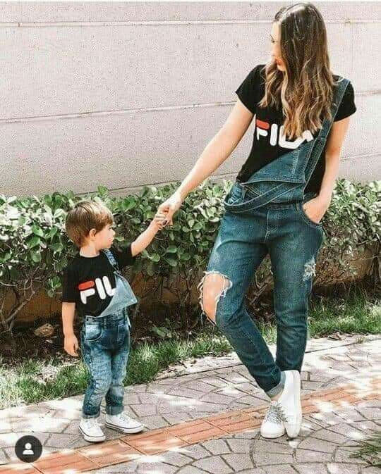 Looks mãe e filho