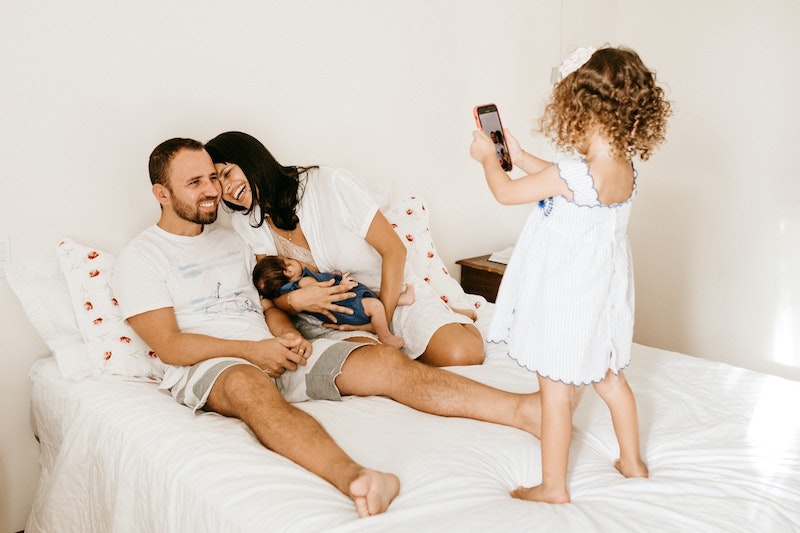 Quarentena, bebê, trabalho, muitas tarefas e incertezas: como lidar com tantas emoções e atividades?