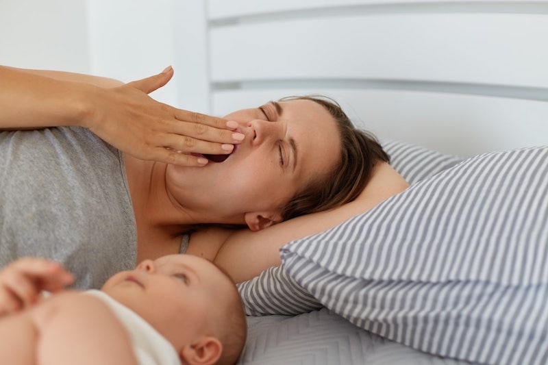 Falta de sono afeta mulheres puérperas e interfere no cuidado materno