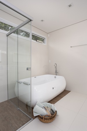 Tudo sobre banheiras : como escolher o modelo para seu spa em casa