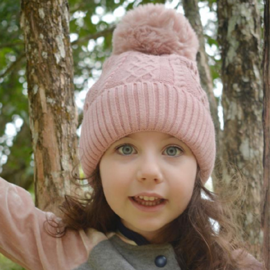 gorro infantil de inverno cobrindo as orelhas