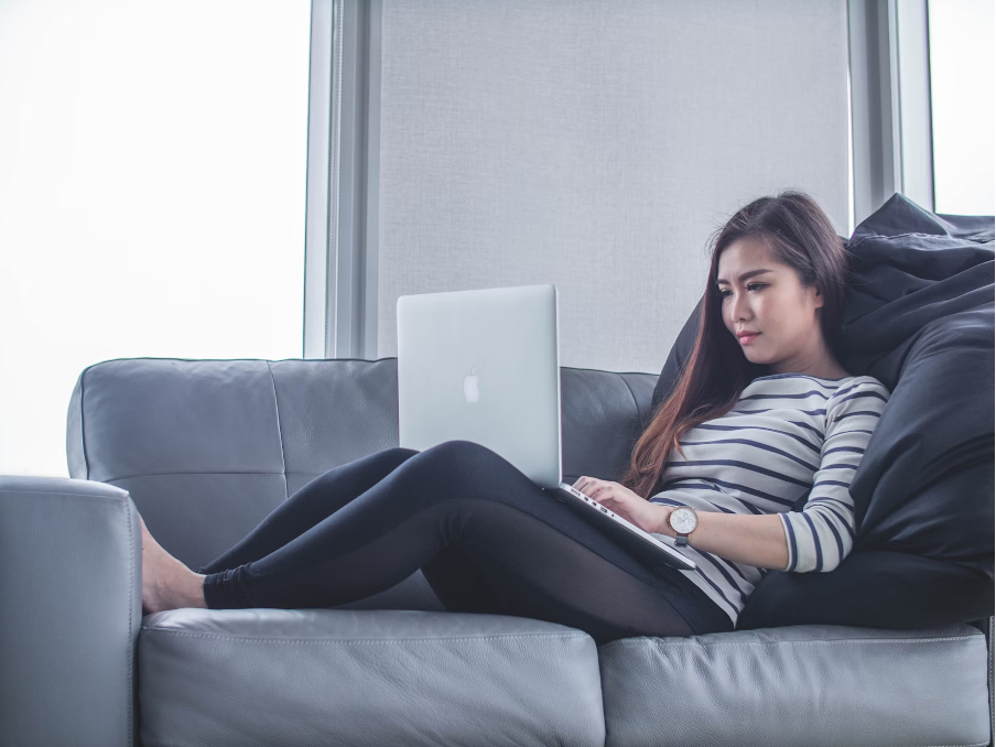 5 vantagens (e desvantagens) de ser uma mãe empreendedora trabalhando em home-office