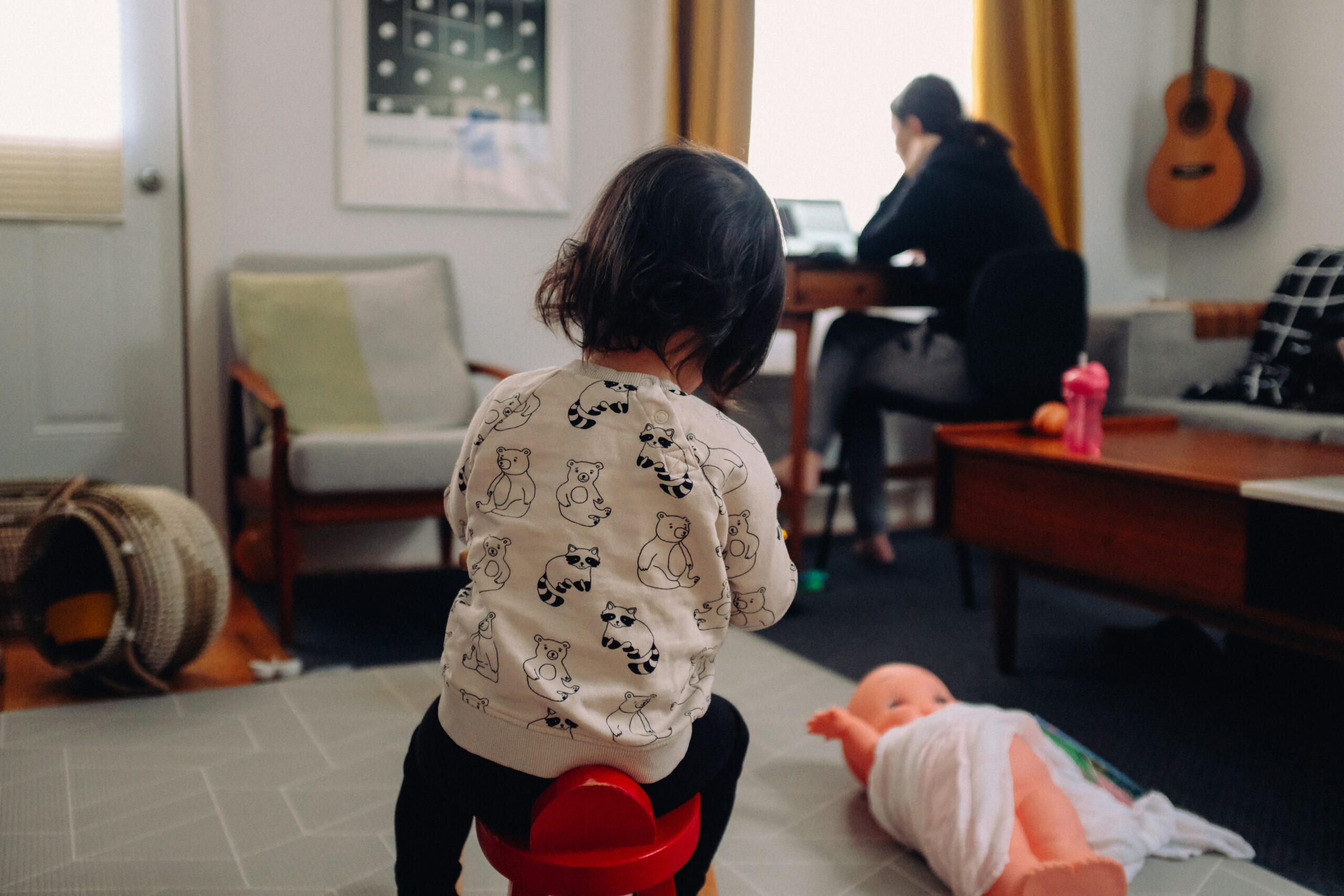 Trabalhar com marketing digital e passar mais tempo com os filhos em casa: vale a pena?
